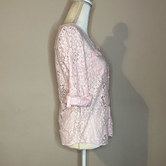 ⭐️New York & Company Pink Lace Button-Up  Top - Picture 3 of 7